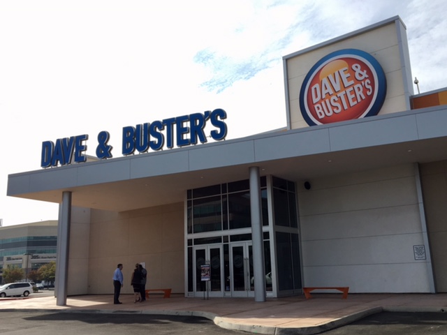 Dave & Busters Exterior