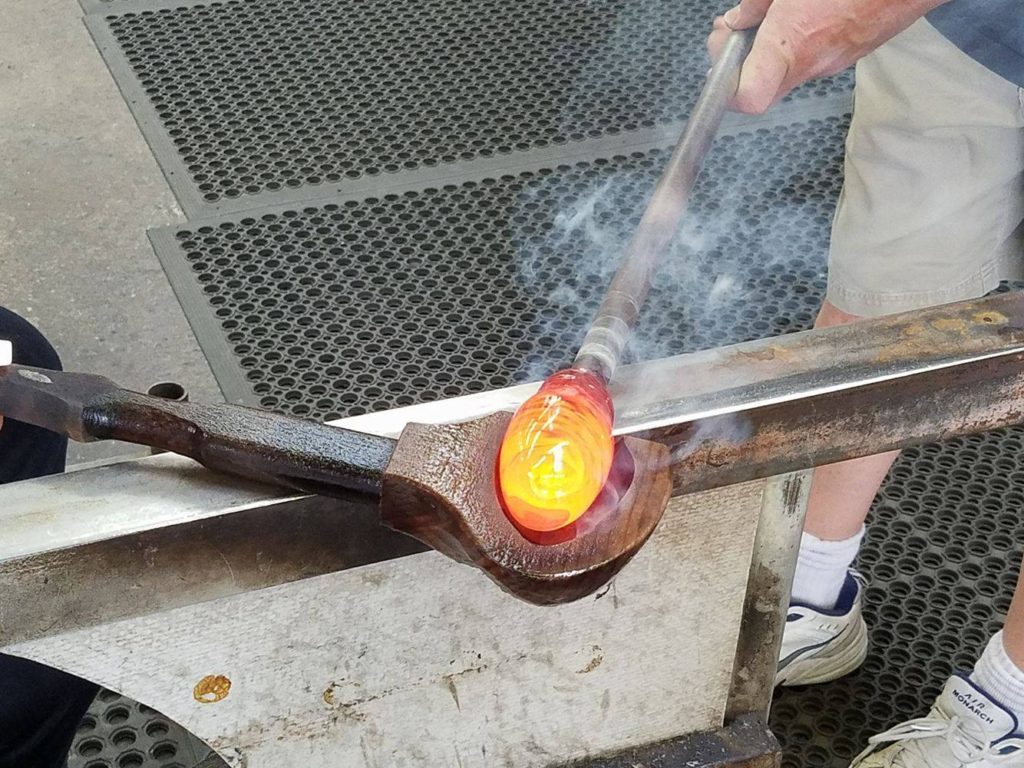 Handle Molten Hot Glass