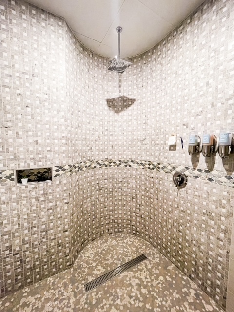 Each float room has its own private shower